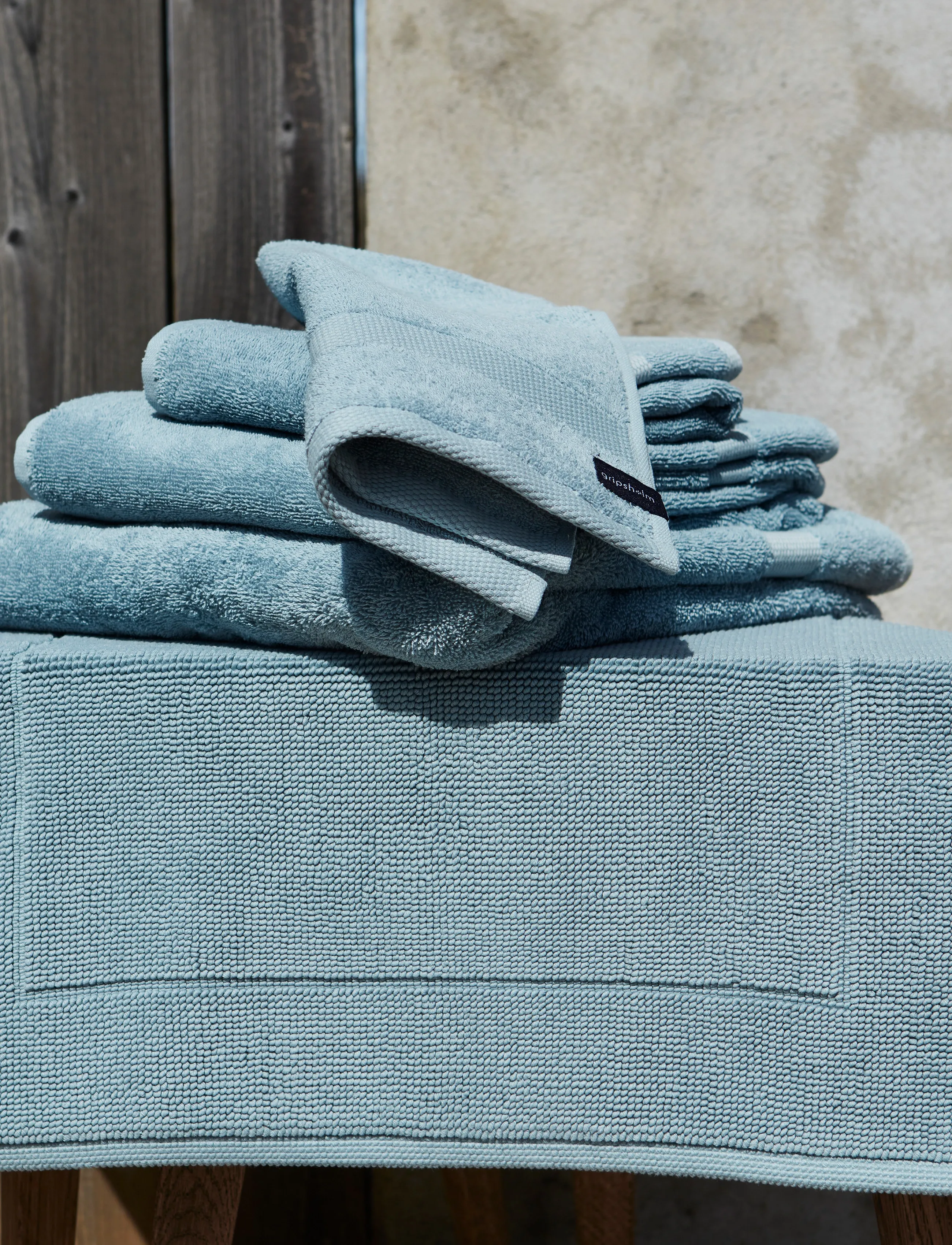 Gripsholm - TOWEL  GRIPSHOLM WALNUT 50X70 - badetücher - arona blue - 2