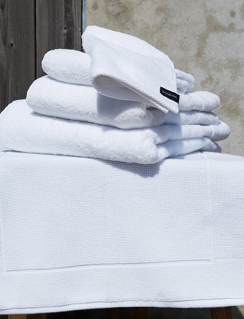 Gripsholm - HANDDUK GRIPSHOLM VIT 50X70 - gästhanddukar - white - 1