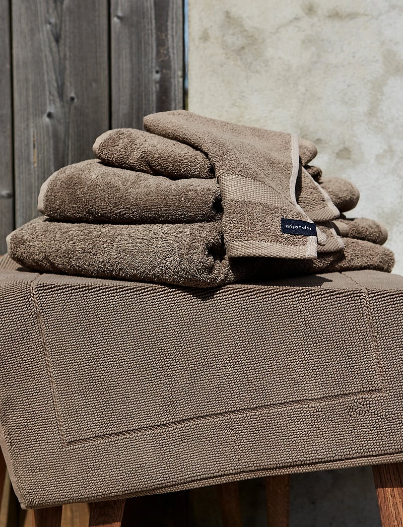 Gripsholm - BATH TOWEL GRIPSHOLM FLINT GREY 70X130 - gæstehåndklæder - walnut - 2