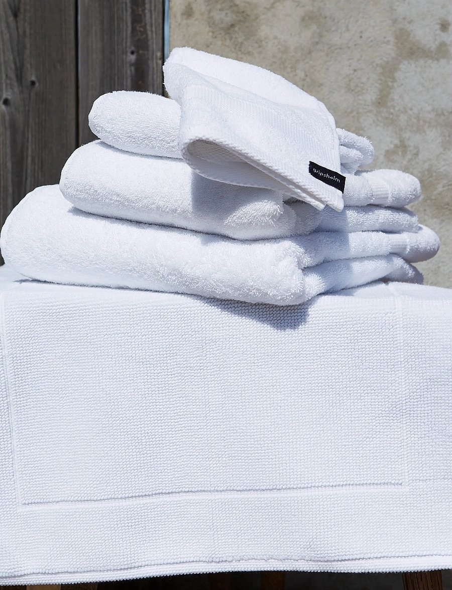 Gripsholm - BATH TOWEL GRIPSHOLM WALNUT 70X130 - die niedrigsten preise - white - 1