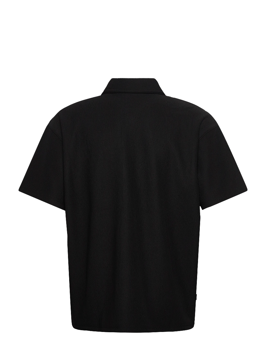 Grunt - GREsteban Plisse SS Shirt - kurzärmlige hemden - black - 1