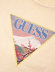 GUESS Jeans - SS GUESS FUJI EASY TEE - t-shirts - calm sands multi - 2