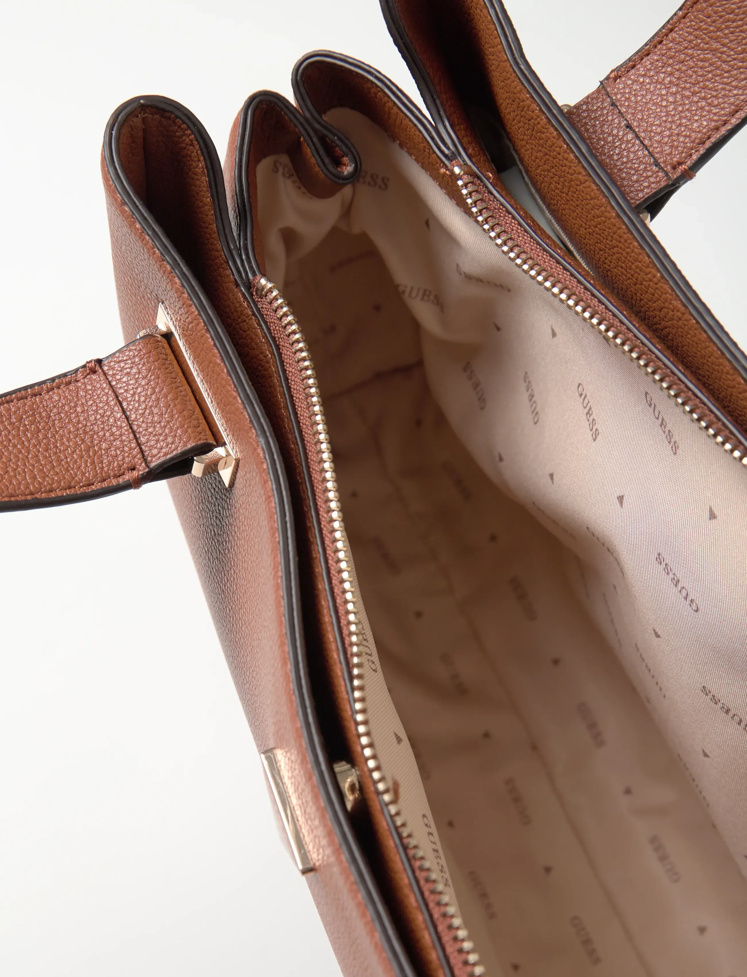GUESS - EVIE GIRLFRIEND CARRYALL - ikdienas stils - cognac - 5
