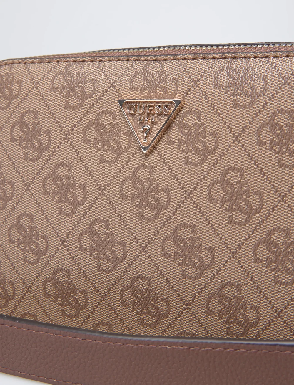 GUESS - NOELLE II CROSSBODY CAMERA - crossbody bags - latte logo/brown - 3