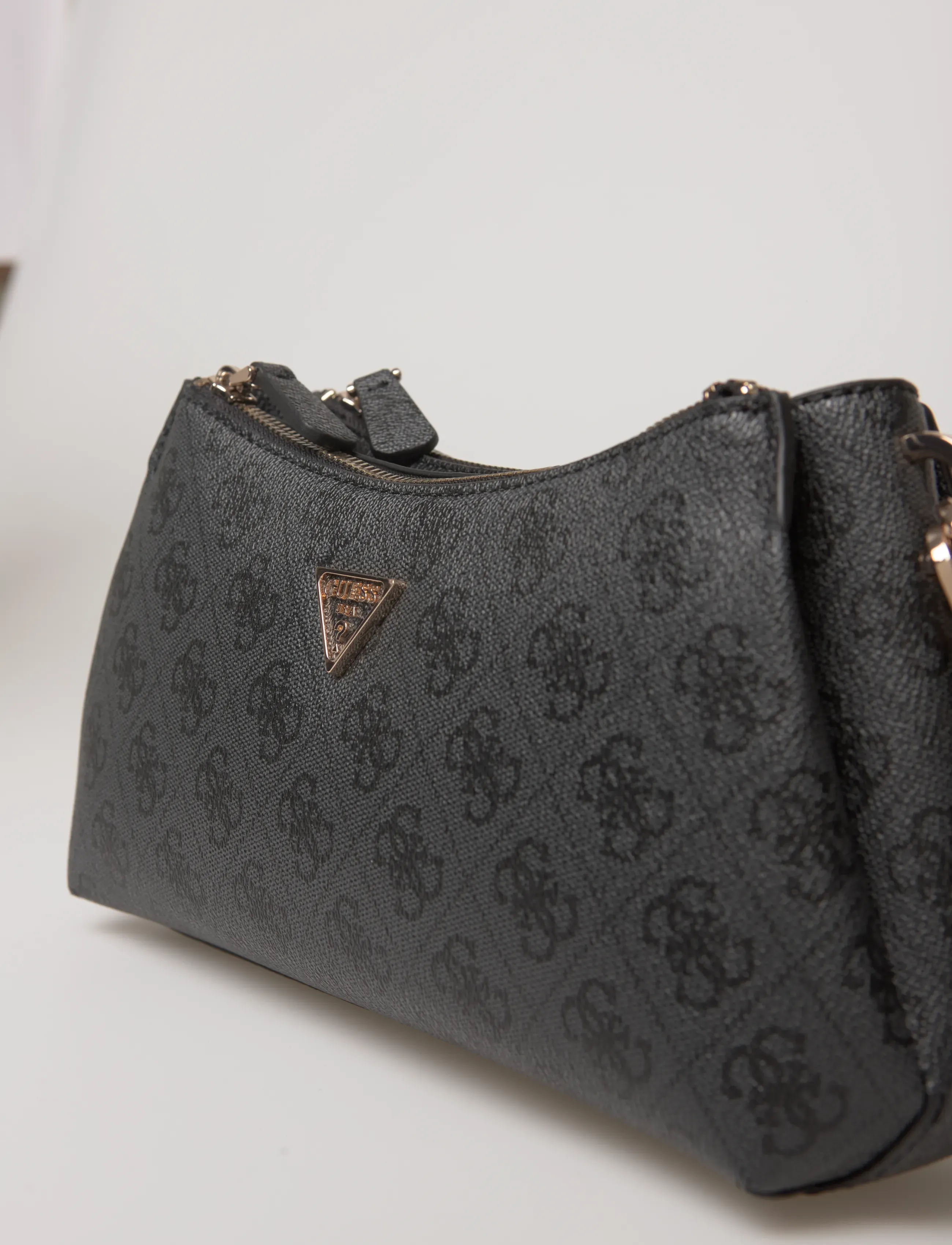 GUESS - NOELLE II 3 COMP SHLDR XBODY - everyday style - coal logo - 4