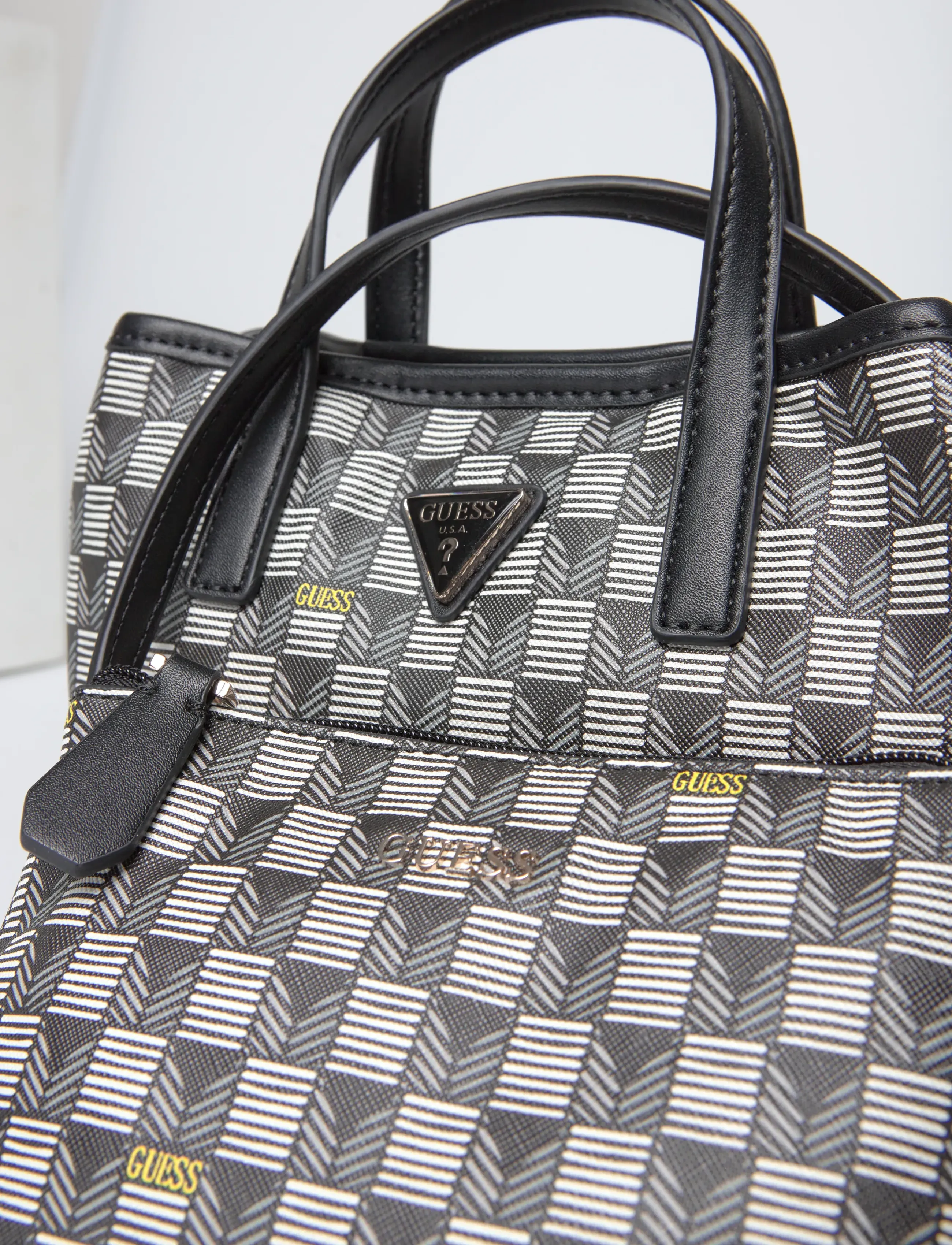 GUESS - G WAVE II MINI TOTE - accessoires - black logo - 3