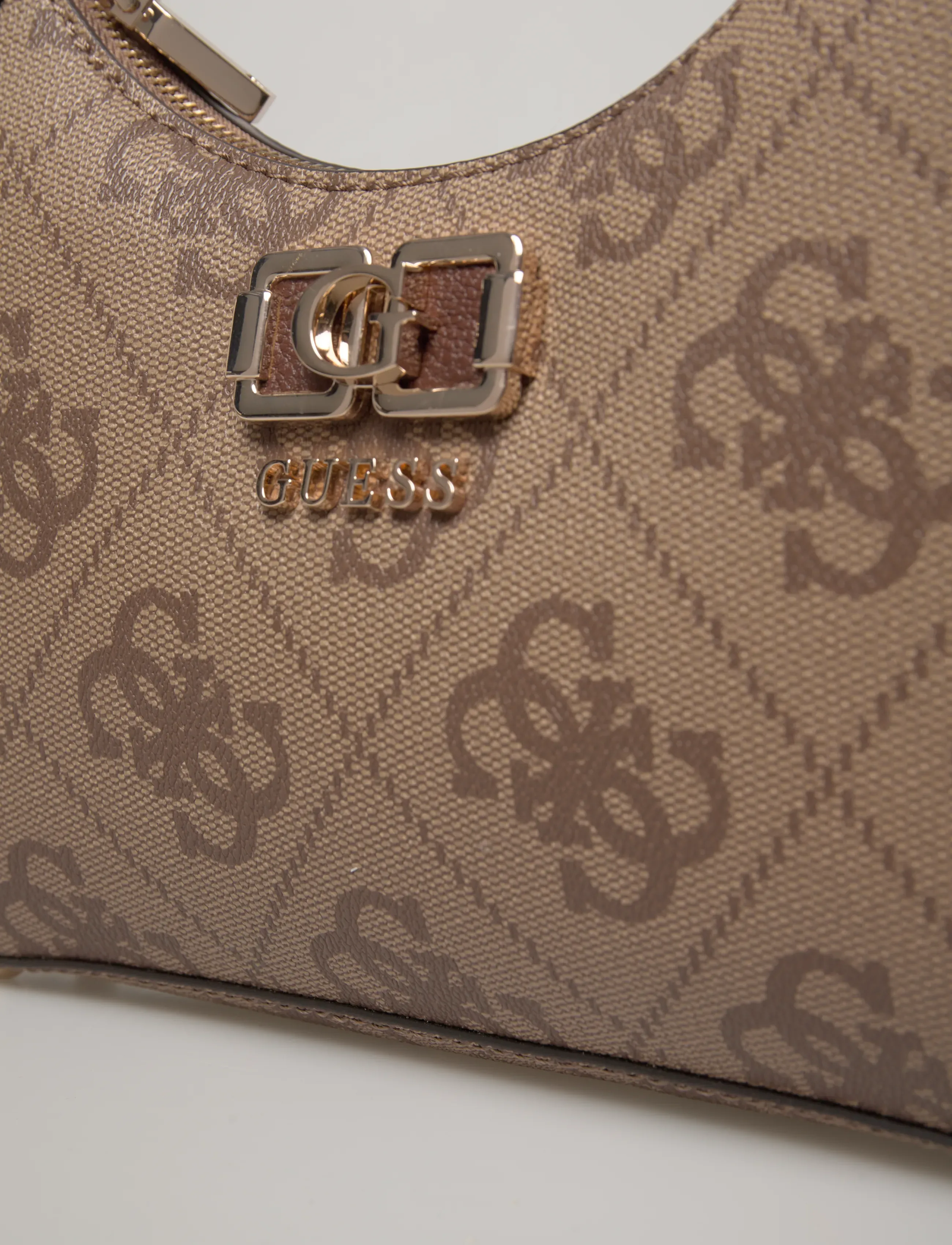 GUESS - KARNILLA LOGO SHOULDER BAG - juhlamuotia outlet-hintaan - latte logo/brown - 4