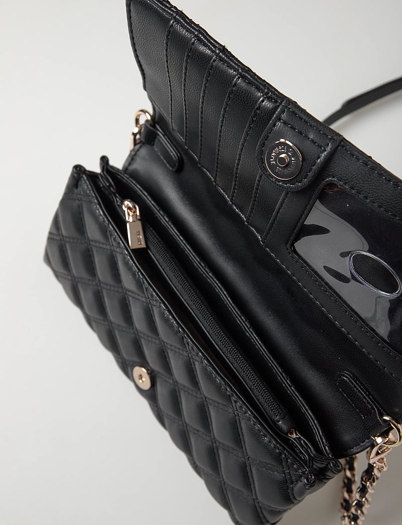 Guess GIULLY COMP COVERTIBLE FLAP - Handtas - black/gold/zwart Guess GIULLY COMP COVERTIBLE FLAP - Handtas - black/gold/zwart
