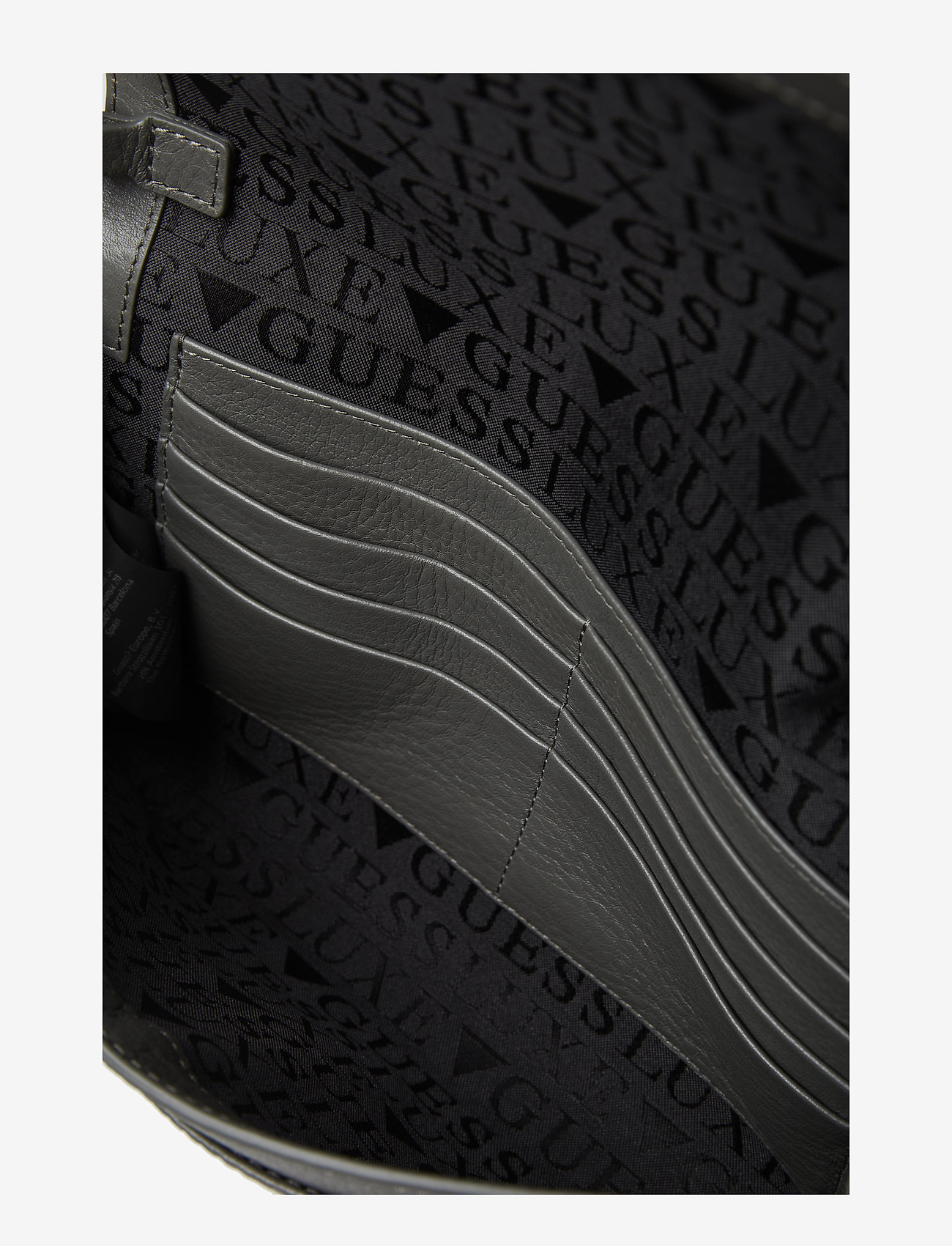 GUESS - KRYSTAL TRAVEL WALLET - grey - 3