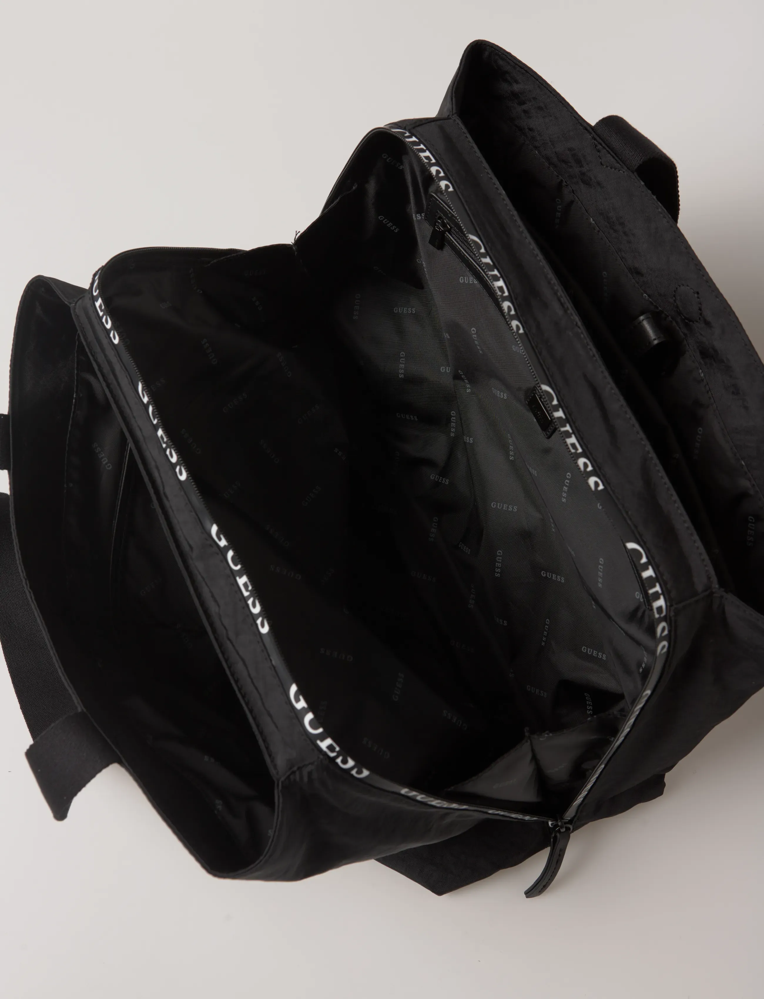 GUESS - GREYJOY TRI COMPARTMENT TOTE - aksesuarai - black - 5