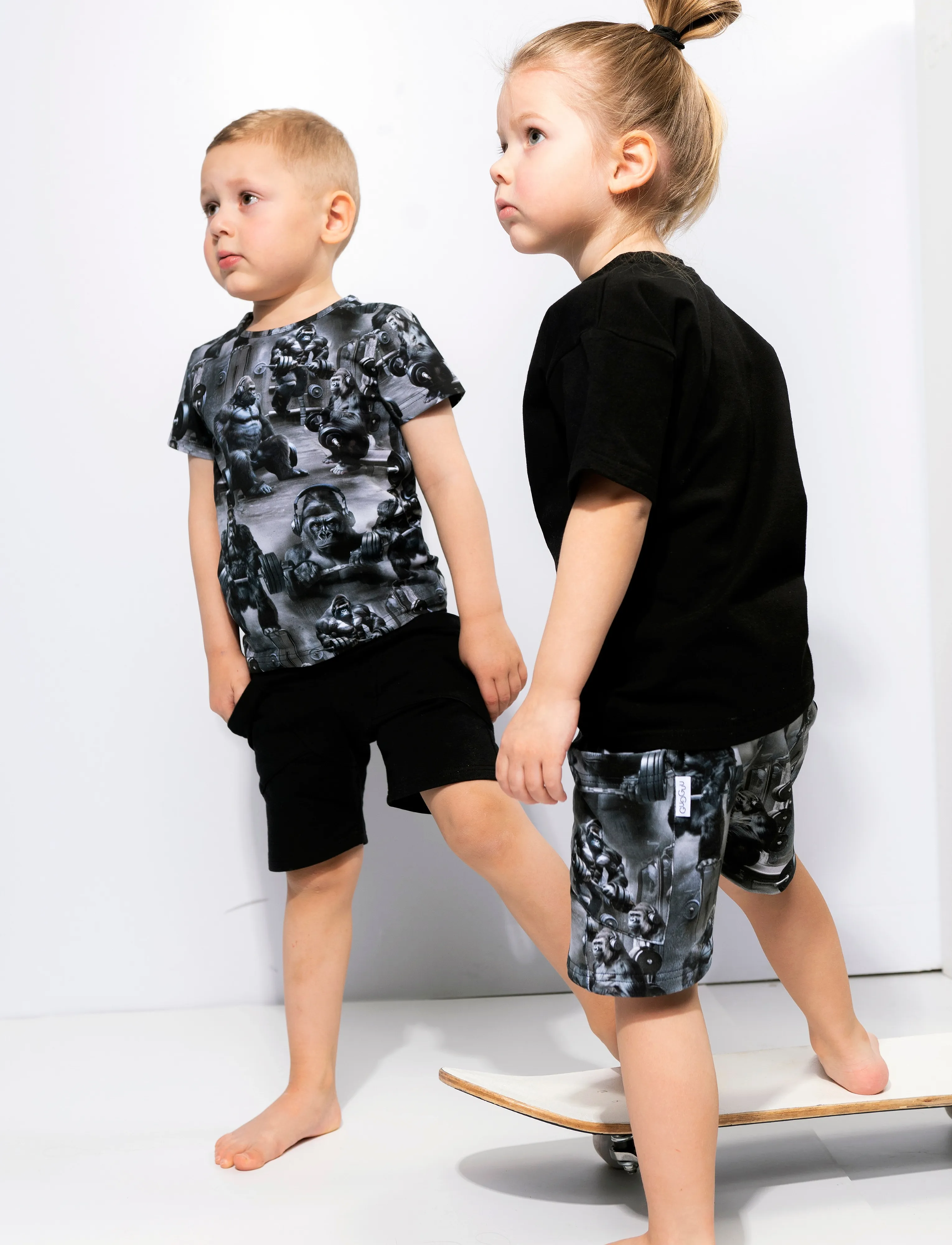 Gugguu - Classic Baggy Shorts - collegeshortsit - black - 2