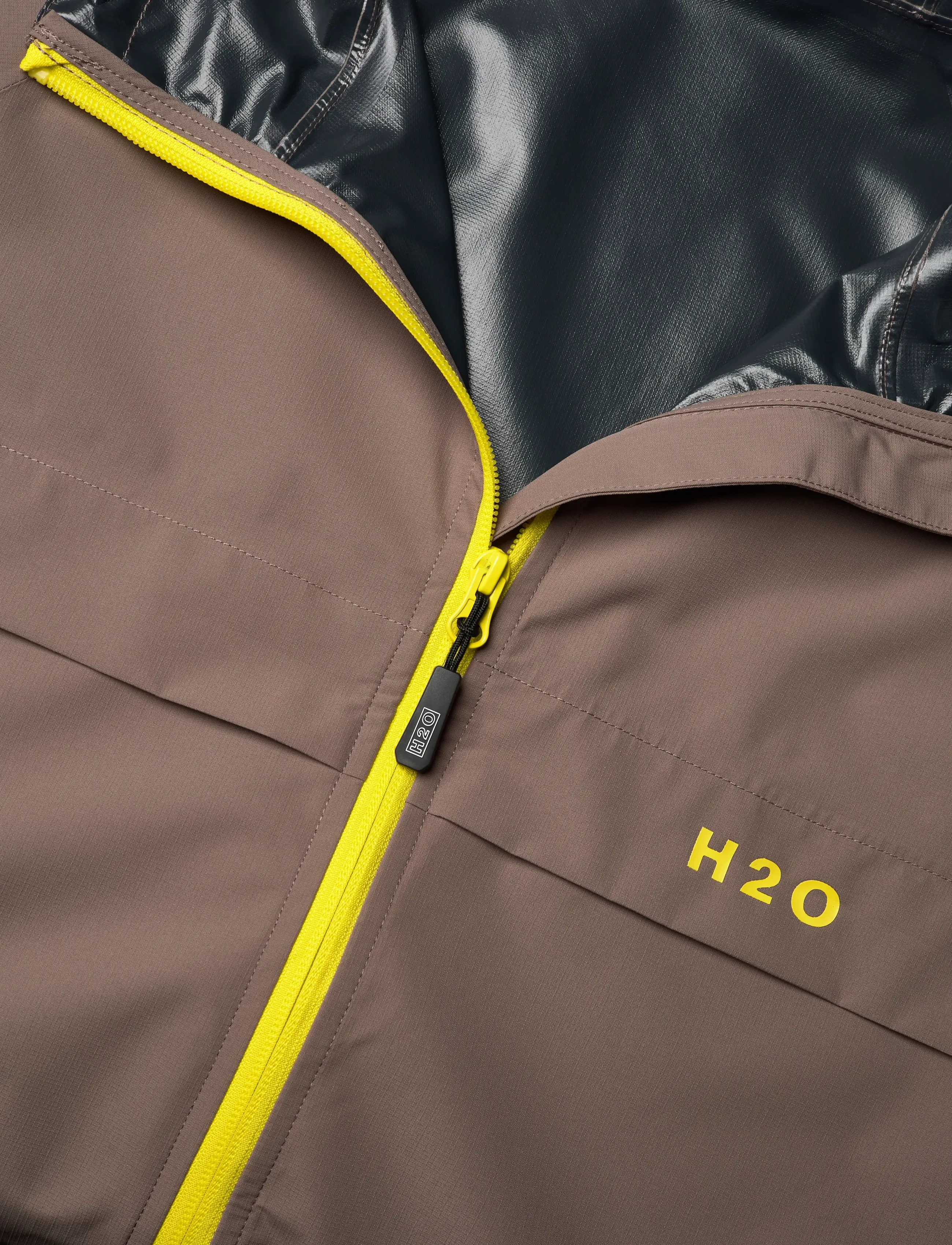 H2O - Rømø Festival LW Rain Jacket - pack - sadetakit - dusty oak/just yellow - 3