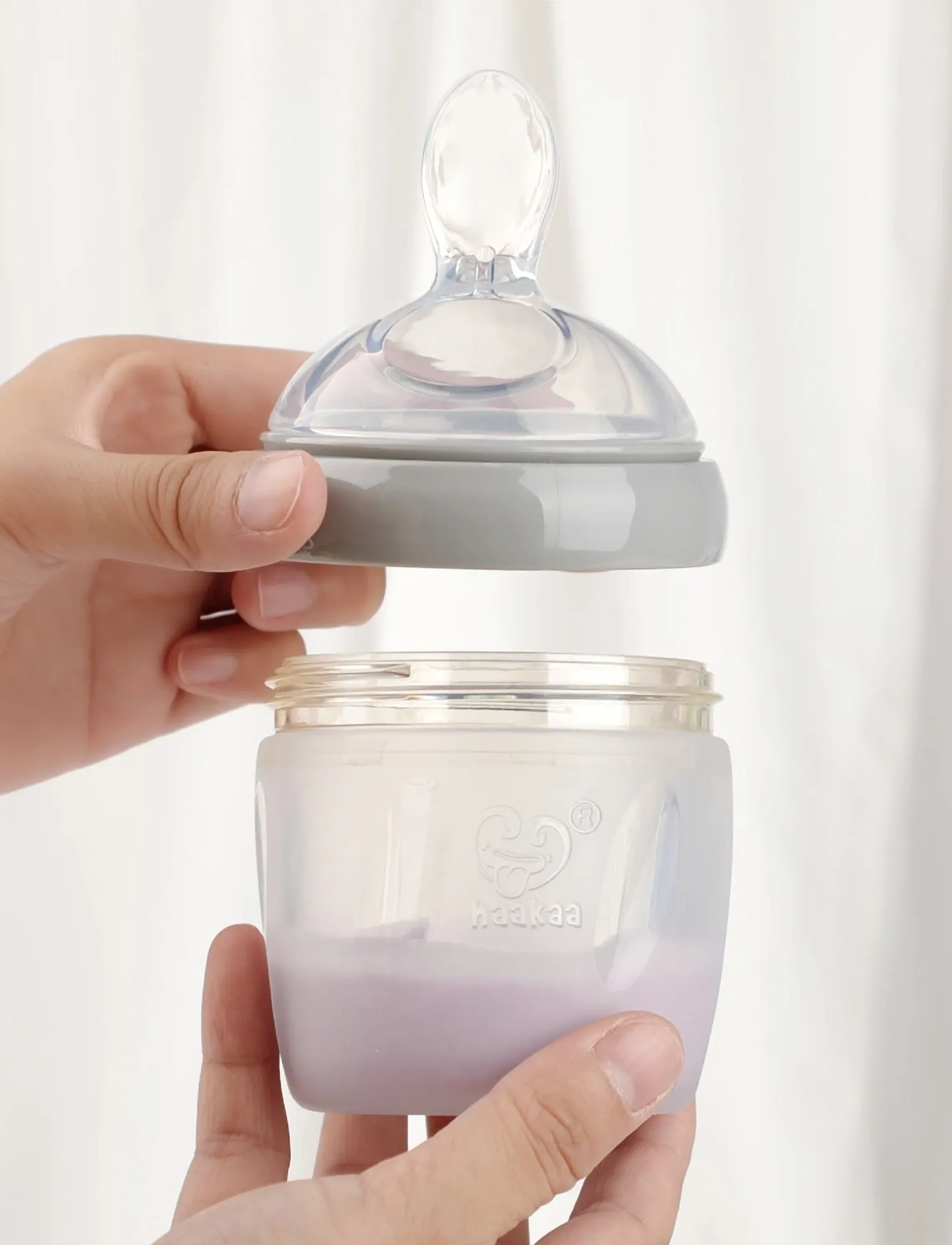 Haakaa - Haakaa Silicone Feeding Spoon Bottle 160ml - Grey - babyflaschen - grey - 5