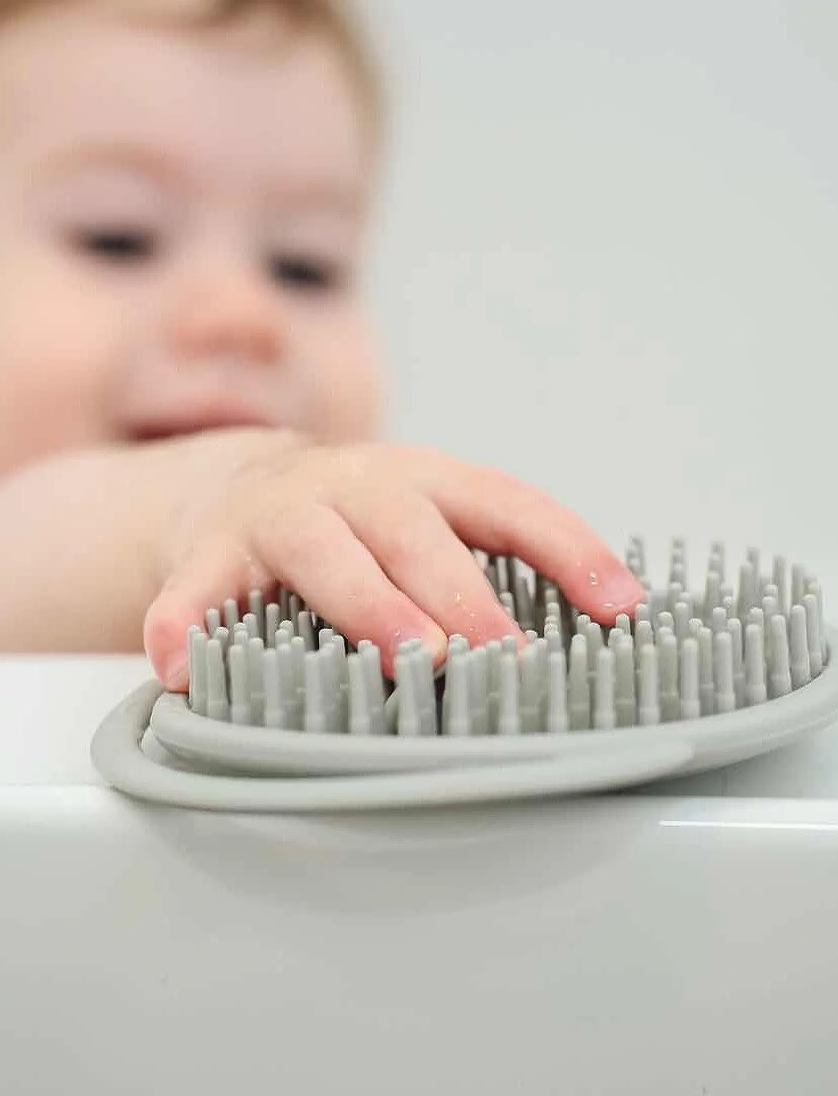 Haakaa - Haakaa Silikone Shampoo Børste - brush & comb - grey - 2