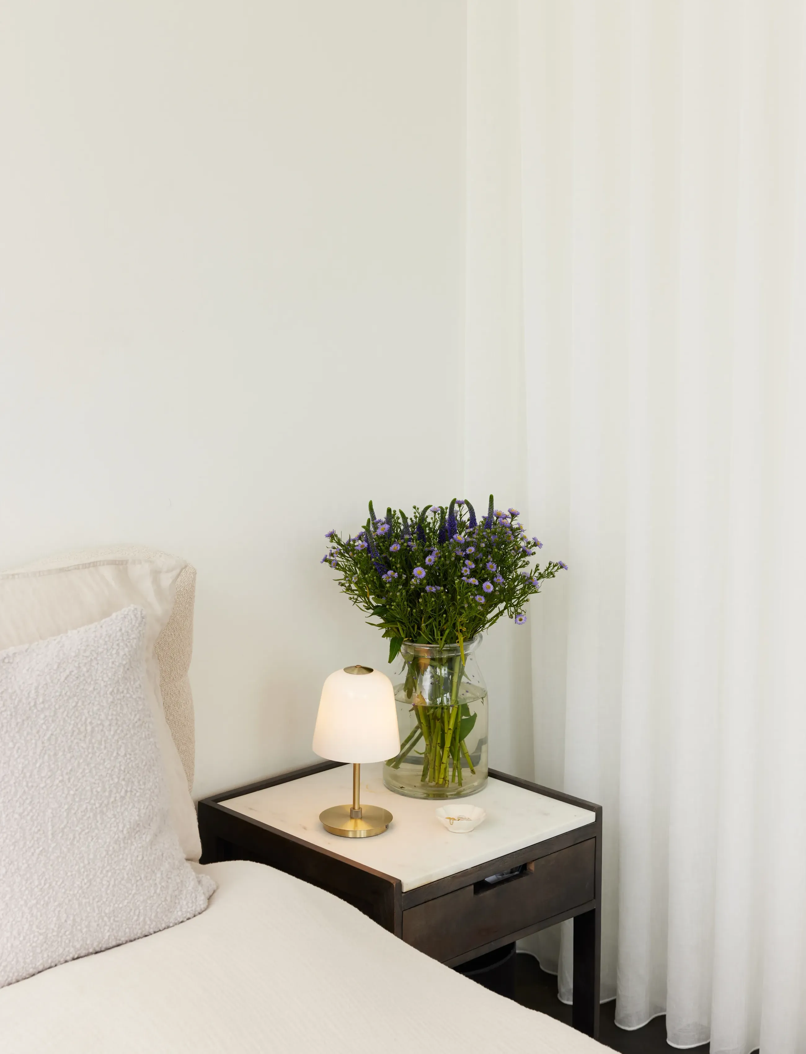 Halo Design - Room 49 - schreibtisch- & tischlampen - antique brass / opal - 3