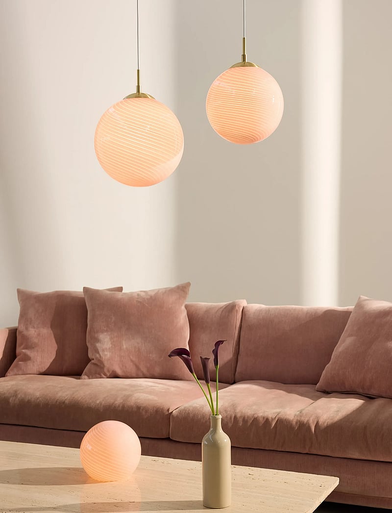 Halo Design - Candy Table Lamp - schreibtisch- & tischlampen - rose - 1