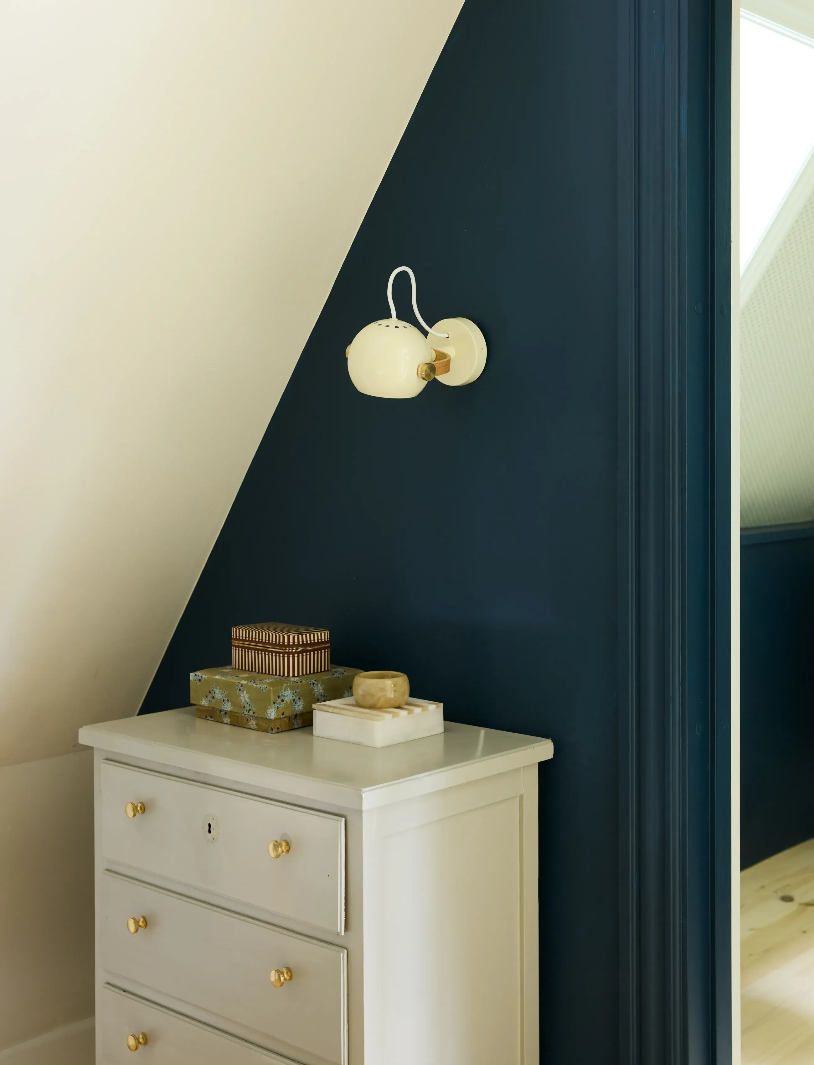Halo Design - DC væglampe, Creme - wandleuchten - glossy cream - 0
