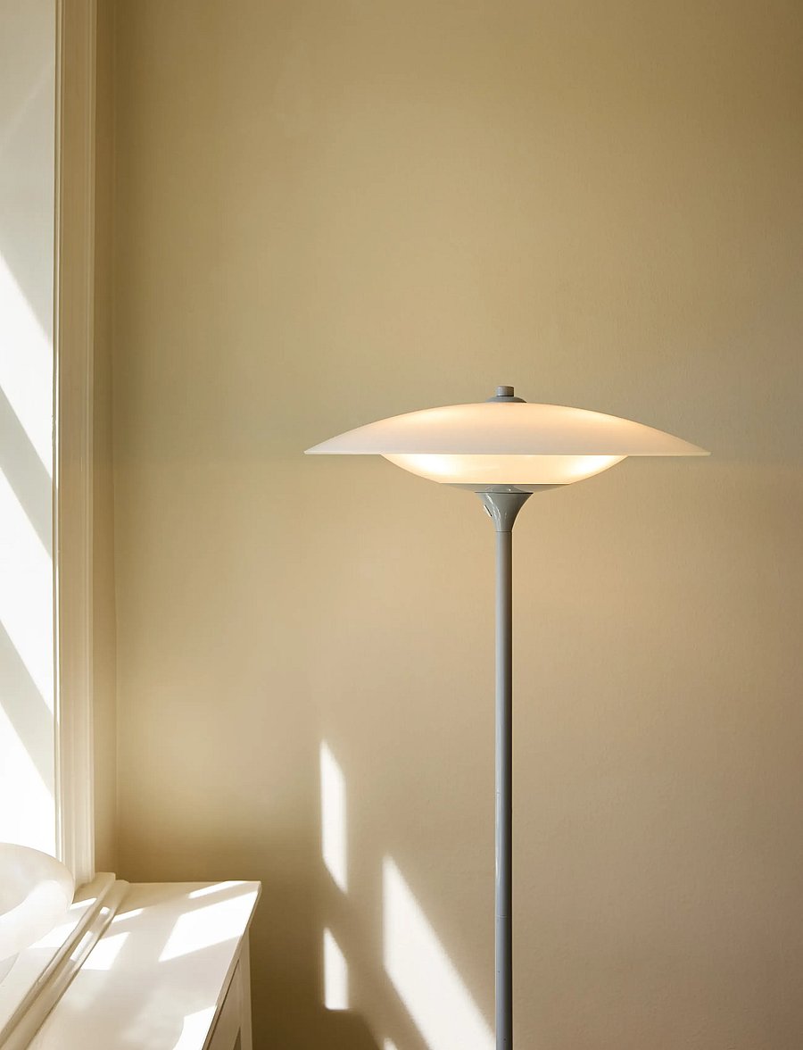 Halo Design - Baroni gulv Ø46 Grå - põrandalambid - glossy light grey - 2