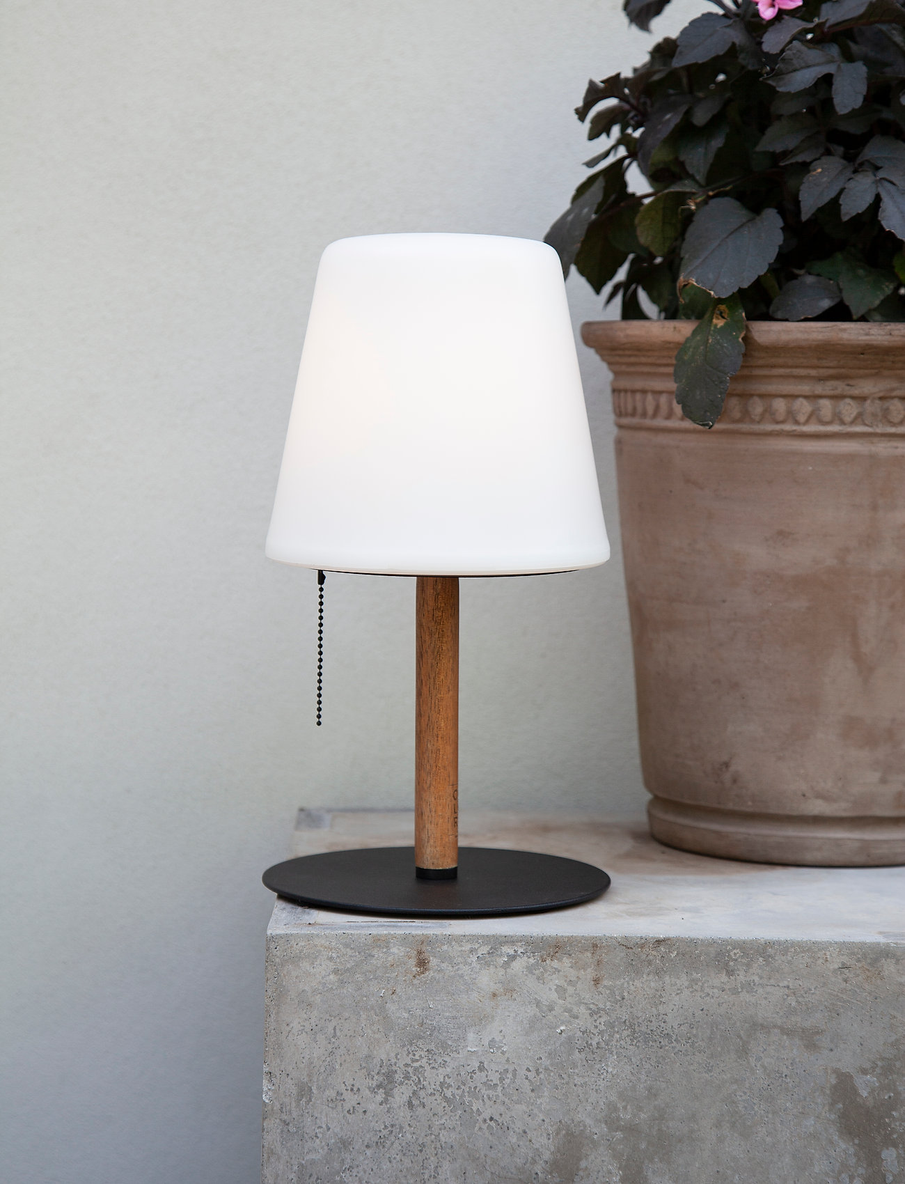 Halo Design - NORTHERN - desk & table lamps - opalic - 1