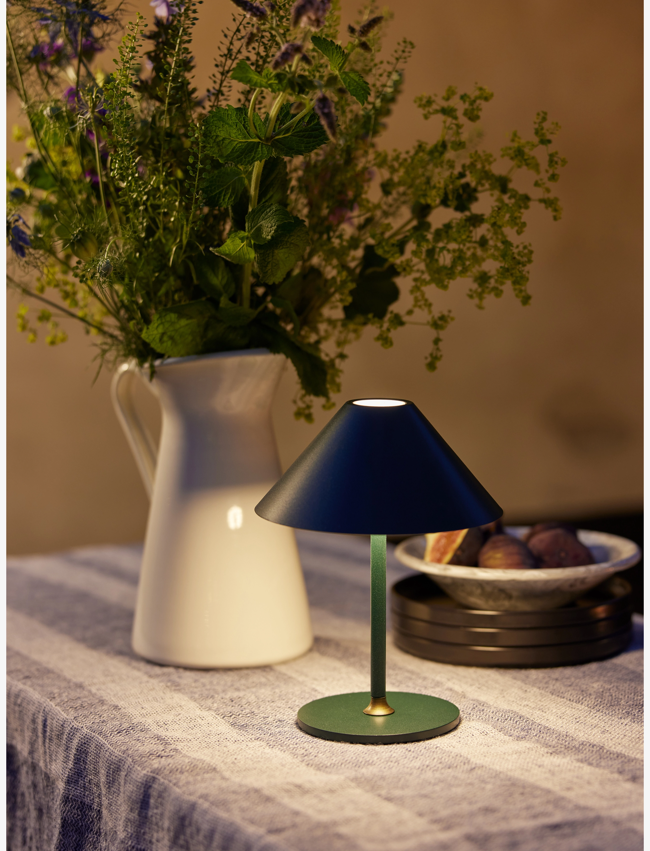 Halo Design "Hygge" Portable Table Lamp, H19 cm, Green, Lamper > Bordlamper, Unisex