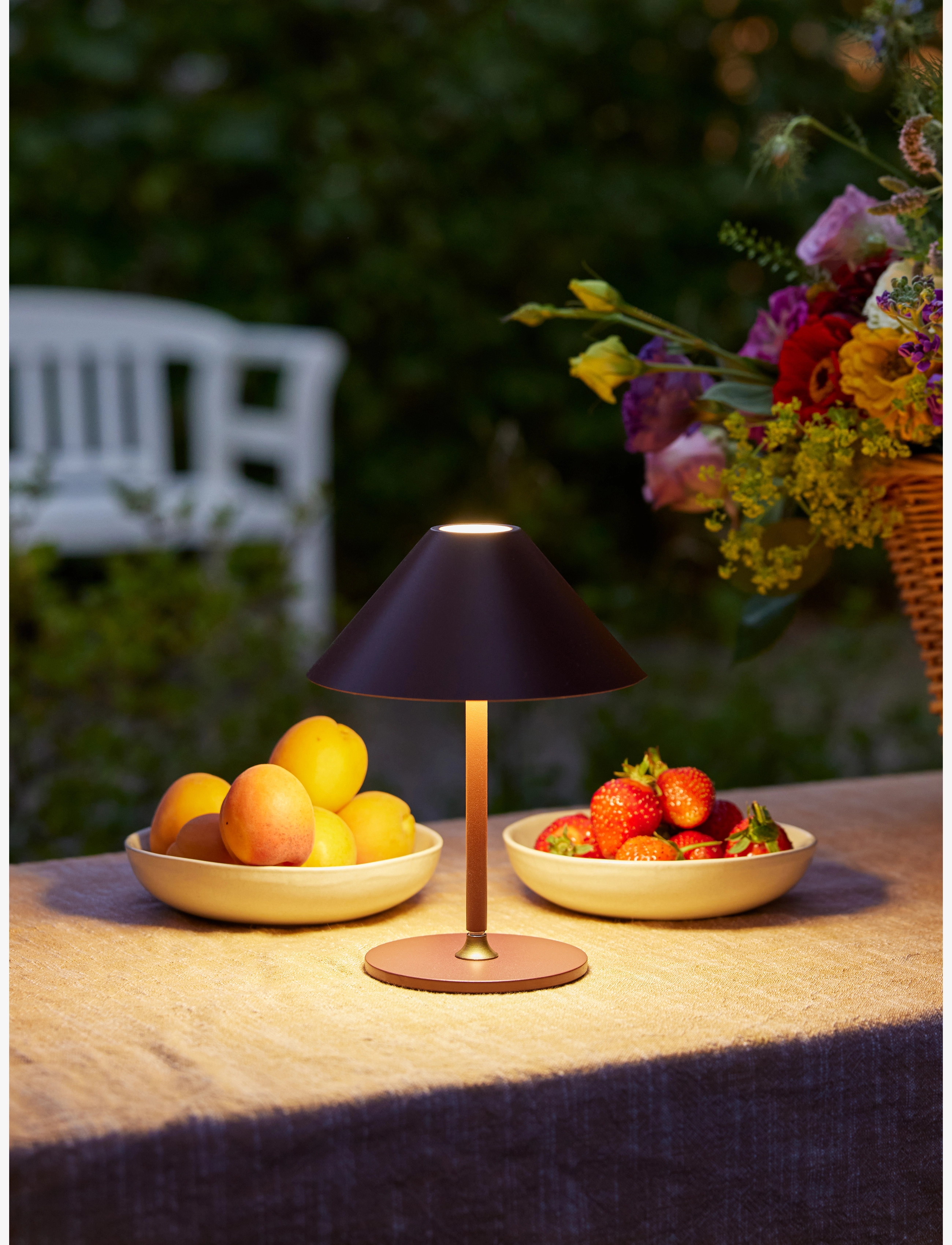 Halo Design "Hygge" Portable Table Lamp, H19 cm, Red, Lamper > Bordlamper, Unisex