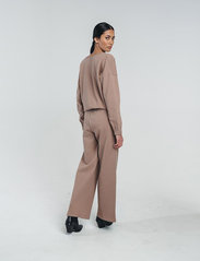 hálo - TUNDRA woolen wide college pants - jogginghosen - sand - 3