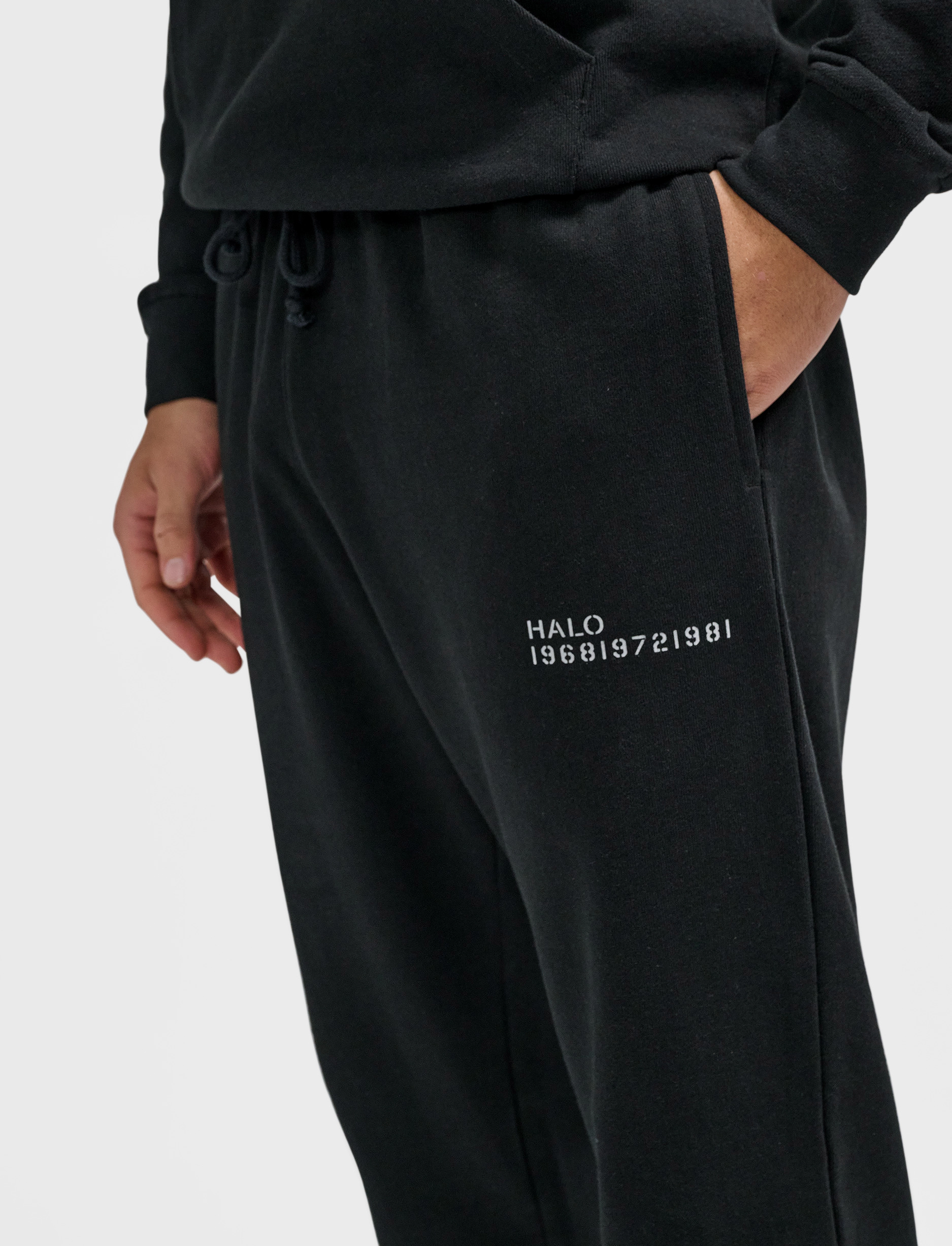HALO - HALO ESSENTIAL SWEATPANTS - treninginės kelnės - black - 3