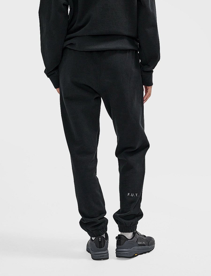 HALO - HALO ESSENTIAL SWEATPANTS - treninginės kelnės - black - 4