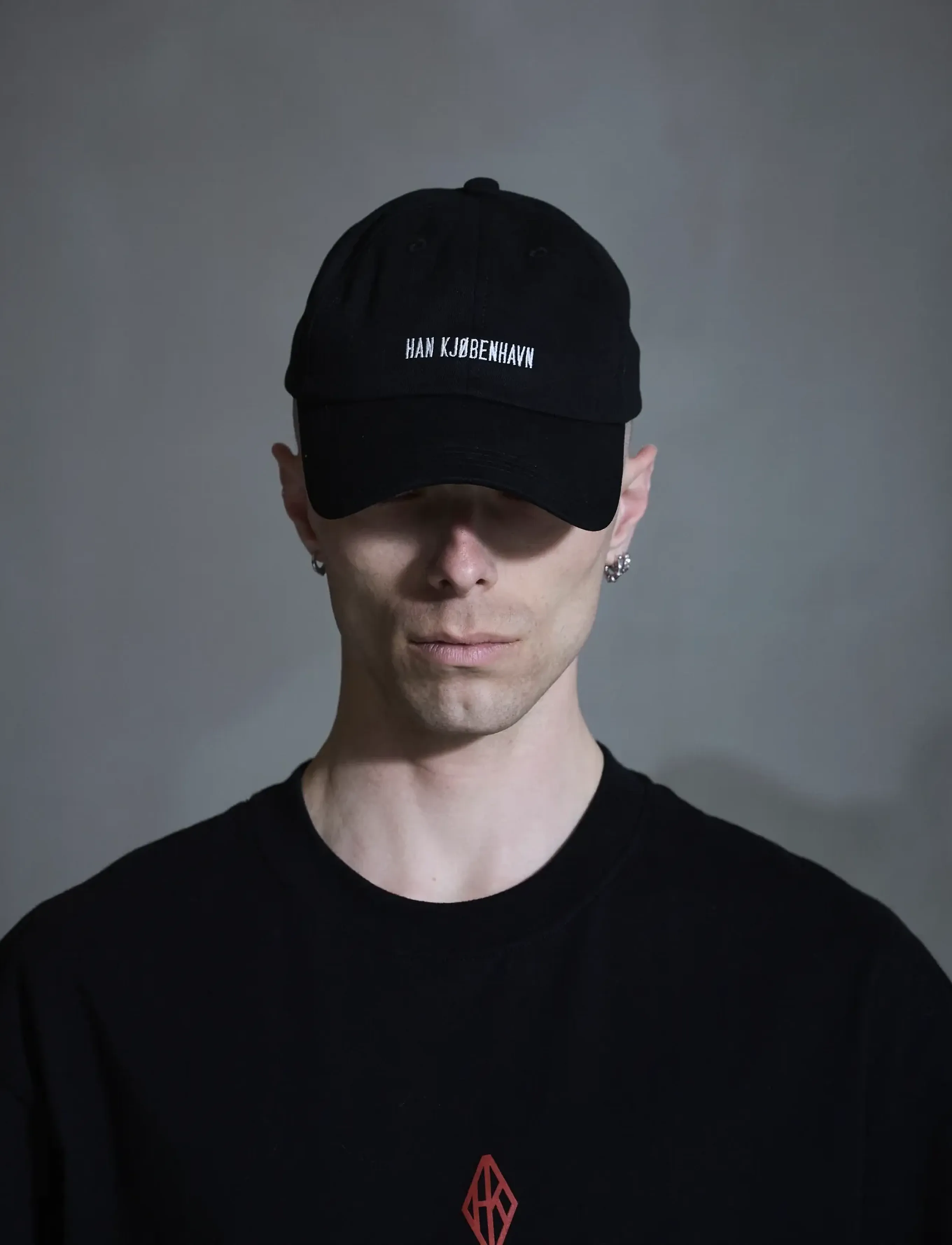 HAN Kjøbenhavn Daily Cotton Cap - Vårgarderoben - BLACK LOGO / black