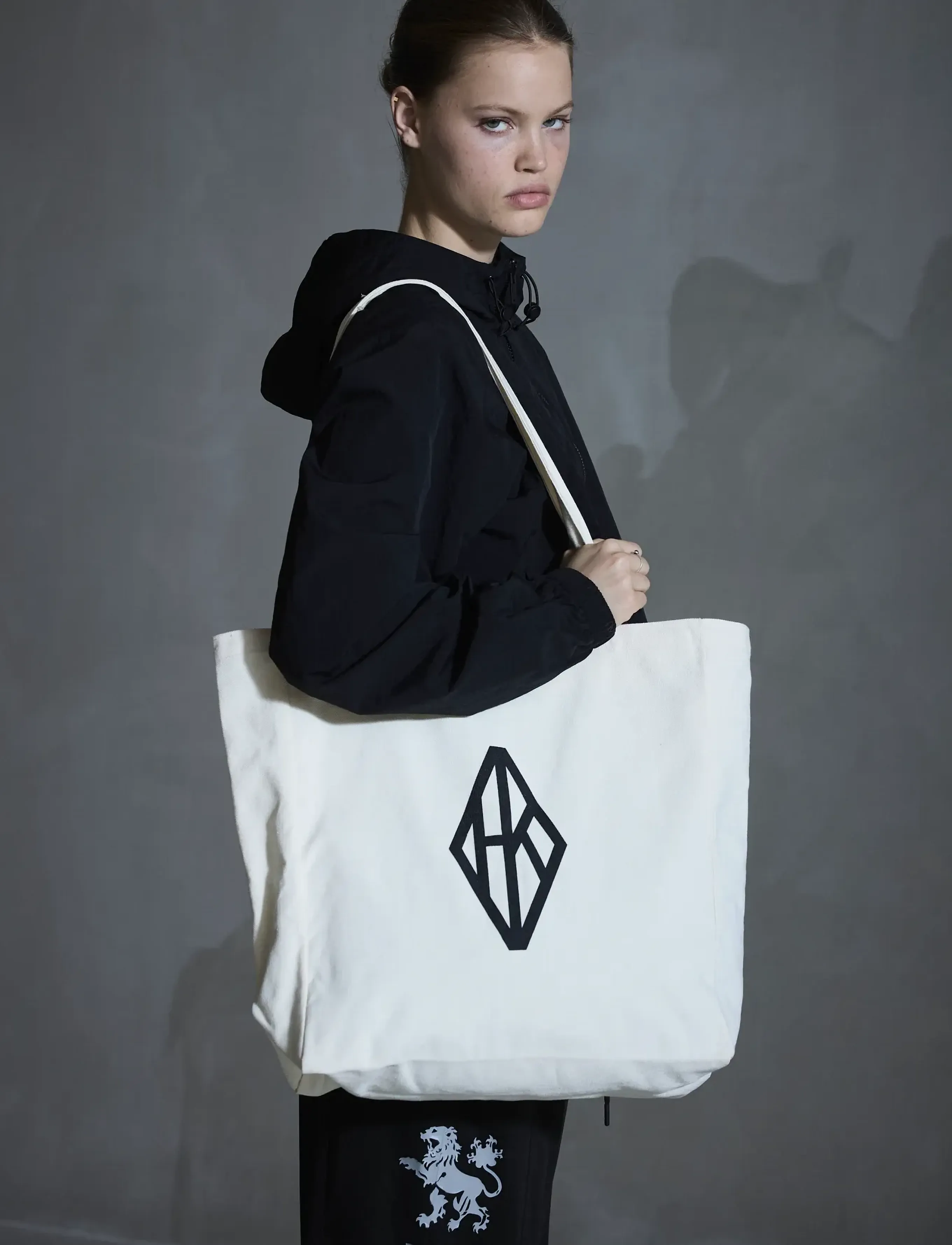 HAN Kjøbenhavn - Logo Tote Bag - tote töskur - off white - 3