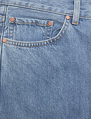 HAN Kjøbenhavn - Tapered Jeans - tapered jeans - heavy stonewash - 2