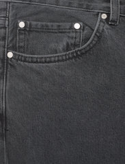 HAN Kjøbenhavn - Tapered Jeans - tapered jeans - black stone - 2