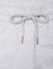 HAN Kjøbenhavn - Sweatpants - basic skjorter - light grey melange logo - 3