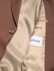 HAN Kjøbenhavn - Single Suit Blazer - single breasted blazers - brown - 4