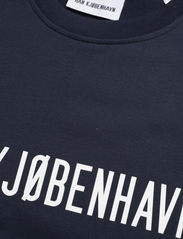 HAN Kjøbenhavn - HK Logo Boxy Tee S/S - kortärmade t-shirts - navy - 2