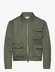 HAN Kjøbenhavn - Nylon Boxed Cargo Jacket - pavasara jakas - army green - 0