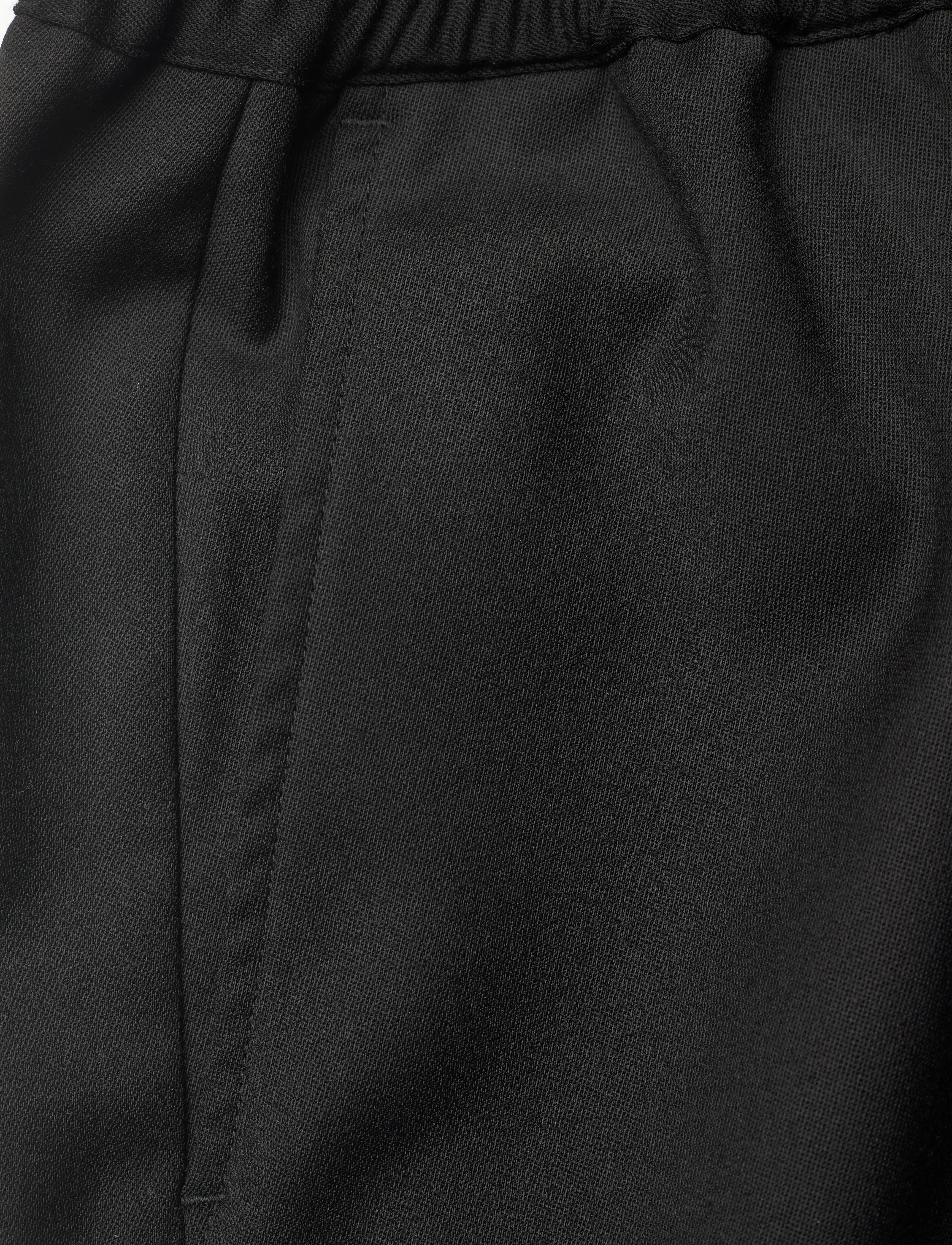 HAN Kjøbenhavn - Wool Elasticated Wide Leg Shorts - cargo shorts - black - 2