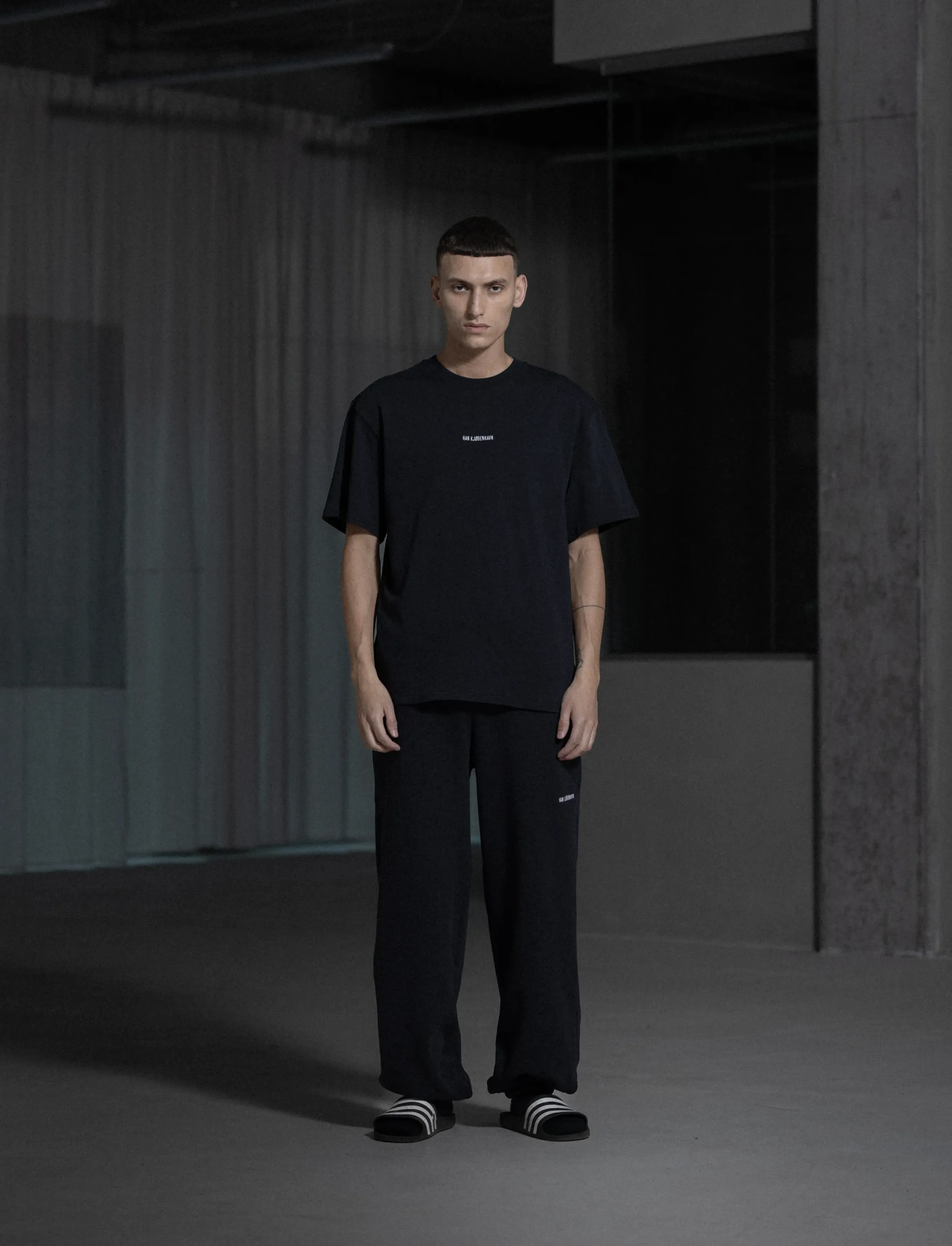 HAN Kjøbenhavn Daily Oversized Tee - T-särgid - BLACK / black