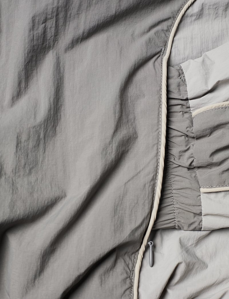 HAN Kjøbenhavn - Panelled Track Jacket - efterårsjakker - warm grey - 3