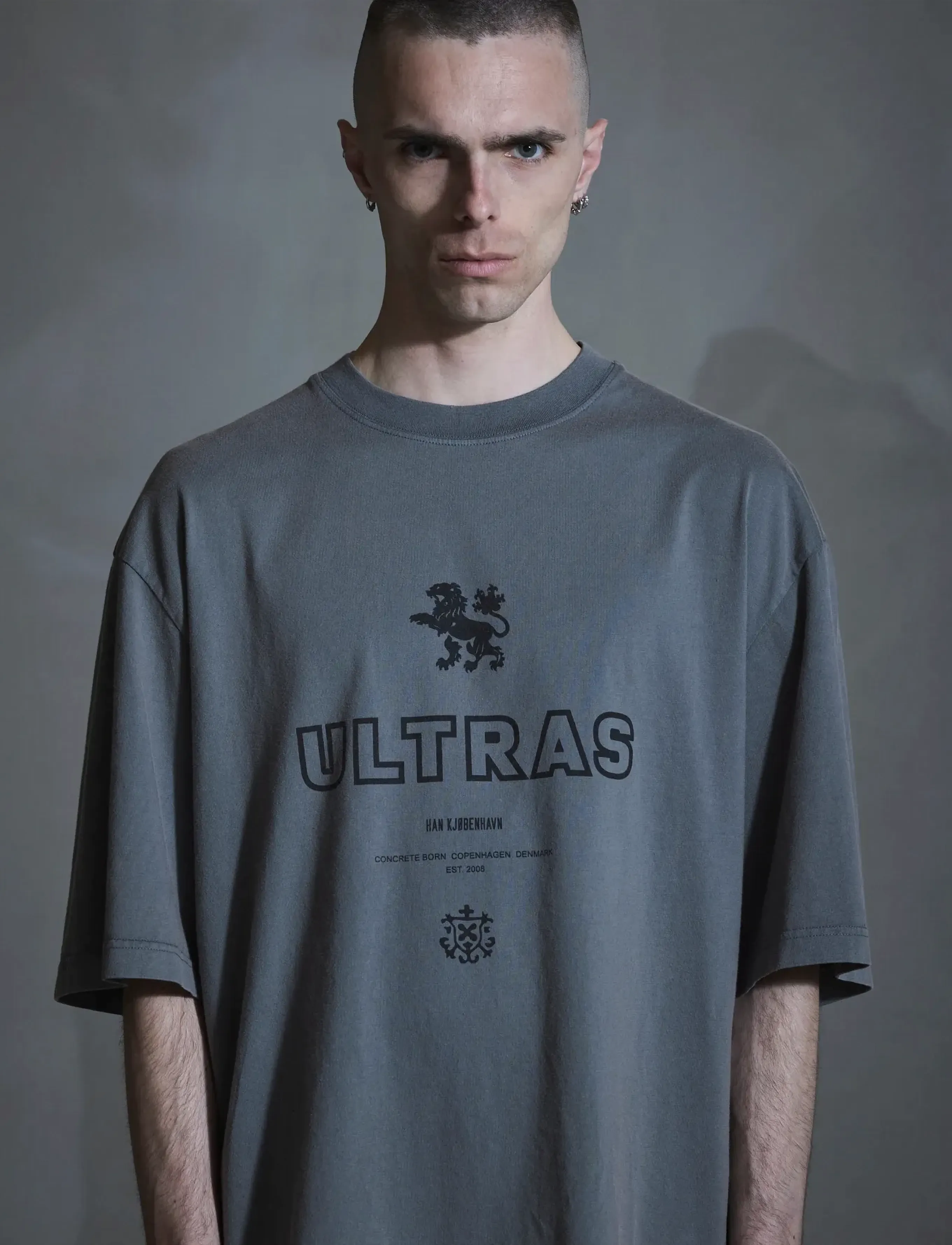 HAN Kjøbenhavn - Ultras Oversized Tee - kortermede t-skjorter - smoke grey - 4