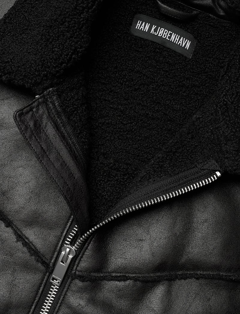 HAN Kjøbenhavn - Faux Shearling Boxy Jacket - vestes de printemps - black - 3