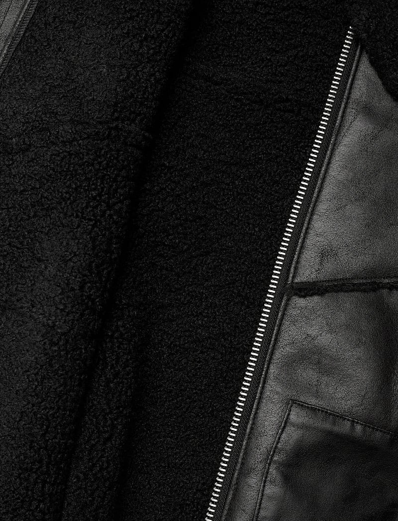 HAN Kjøbenhavn - Faux Shearling Boxy Jacket - vestes de printemps - black - 5