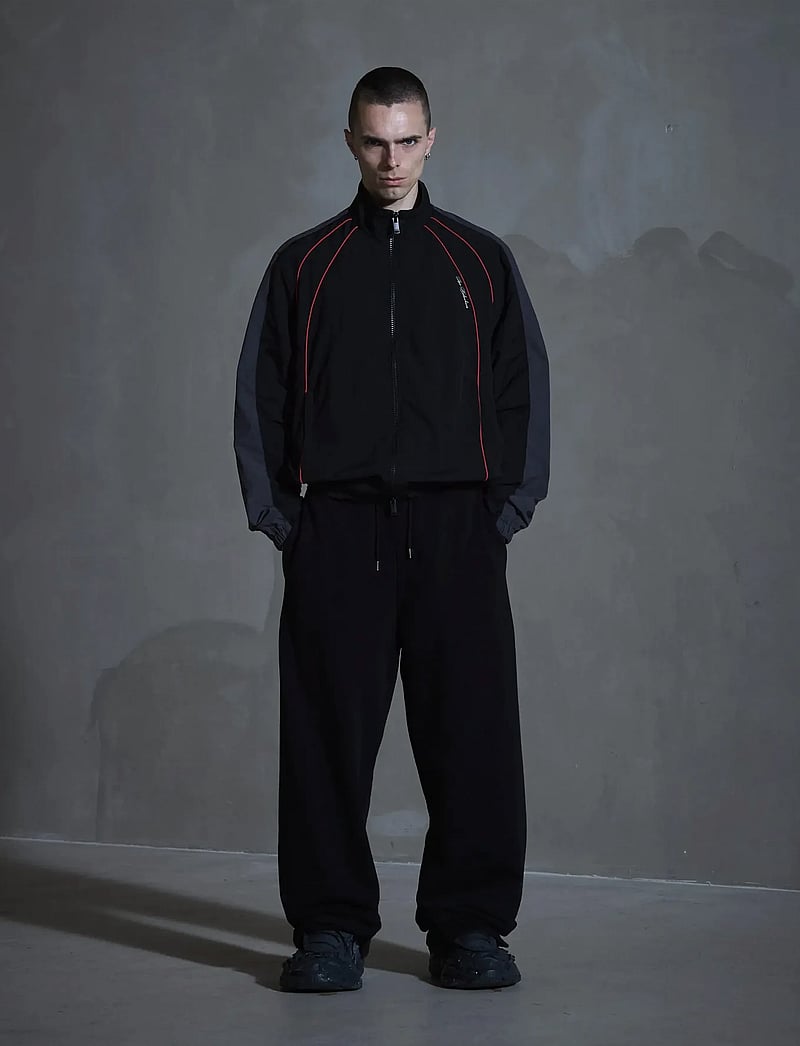 HAN Kjøbenhavn - Technical Logo Jacket - vindjakker - black - 0