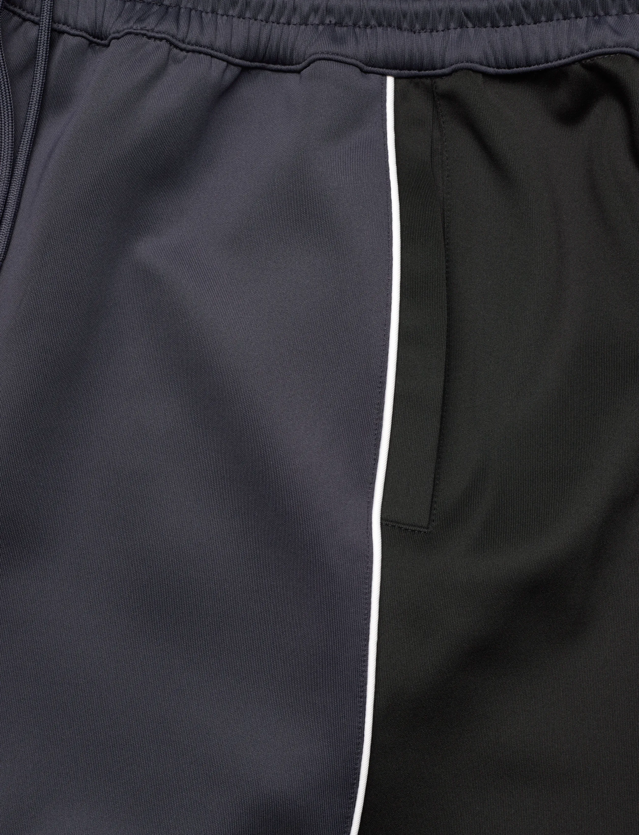 HAN Kjøbenhavn - Technical Logo Shorts - bottoms - grey - 5