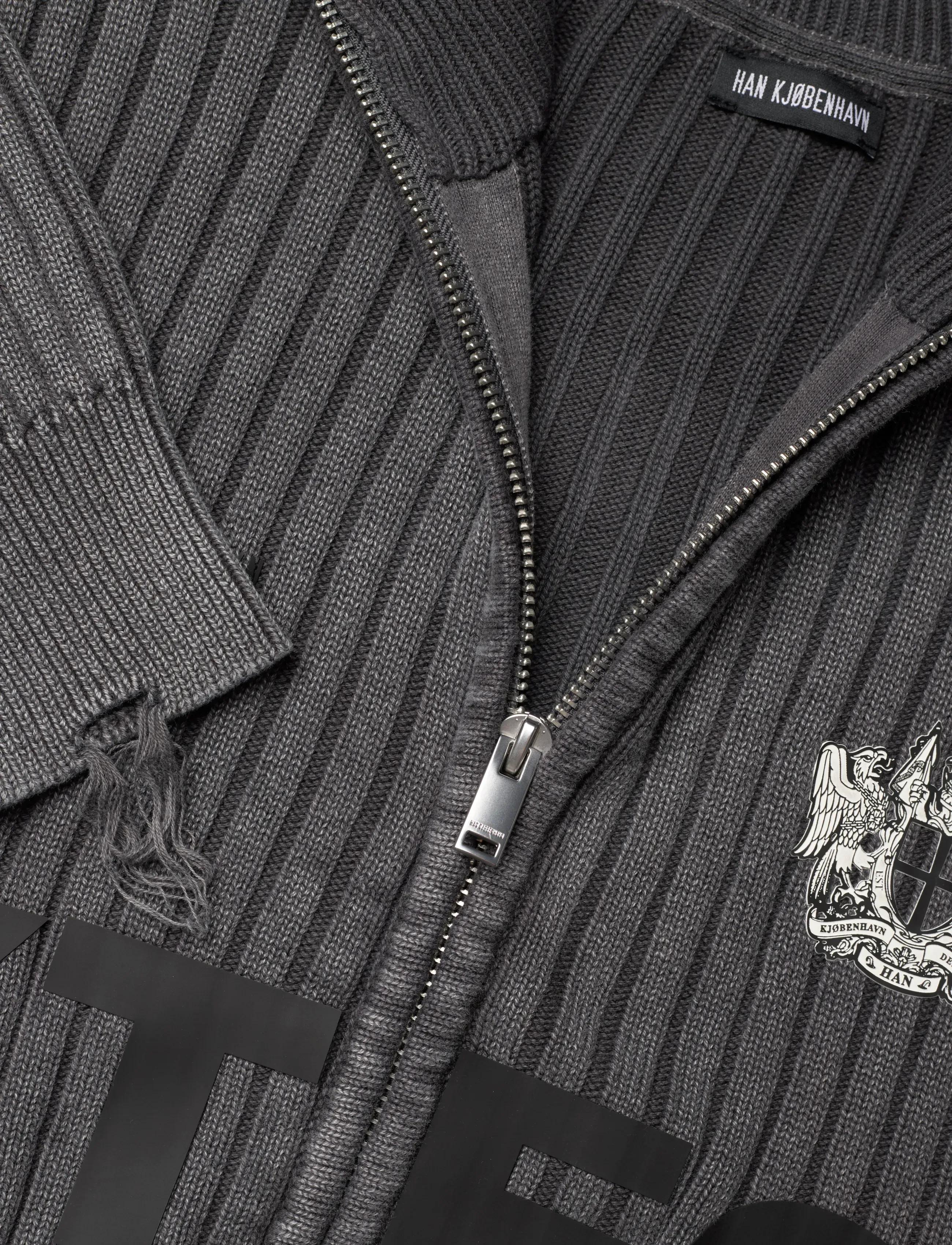 HAN Kjøbenhavn - Logo Knit Cardigan - fullzip strik - dark grey - 3