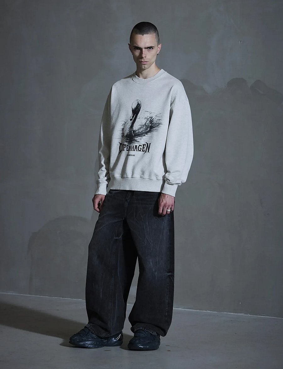 HAN Kjøbenhavn - HK Swan Oversized Crewneck - shop by occasion - light grey melange - 3