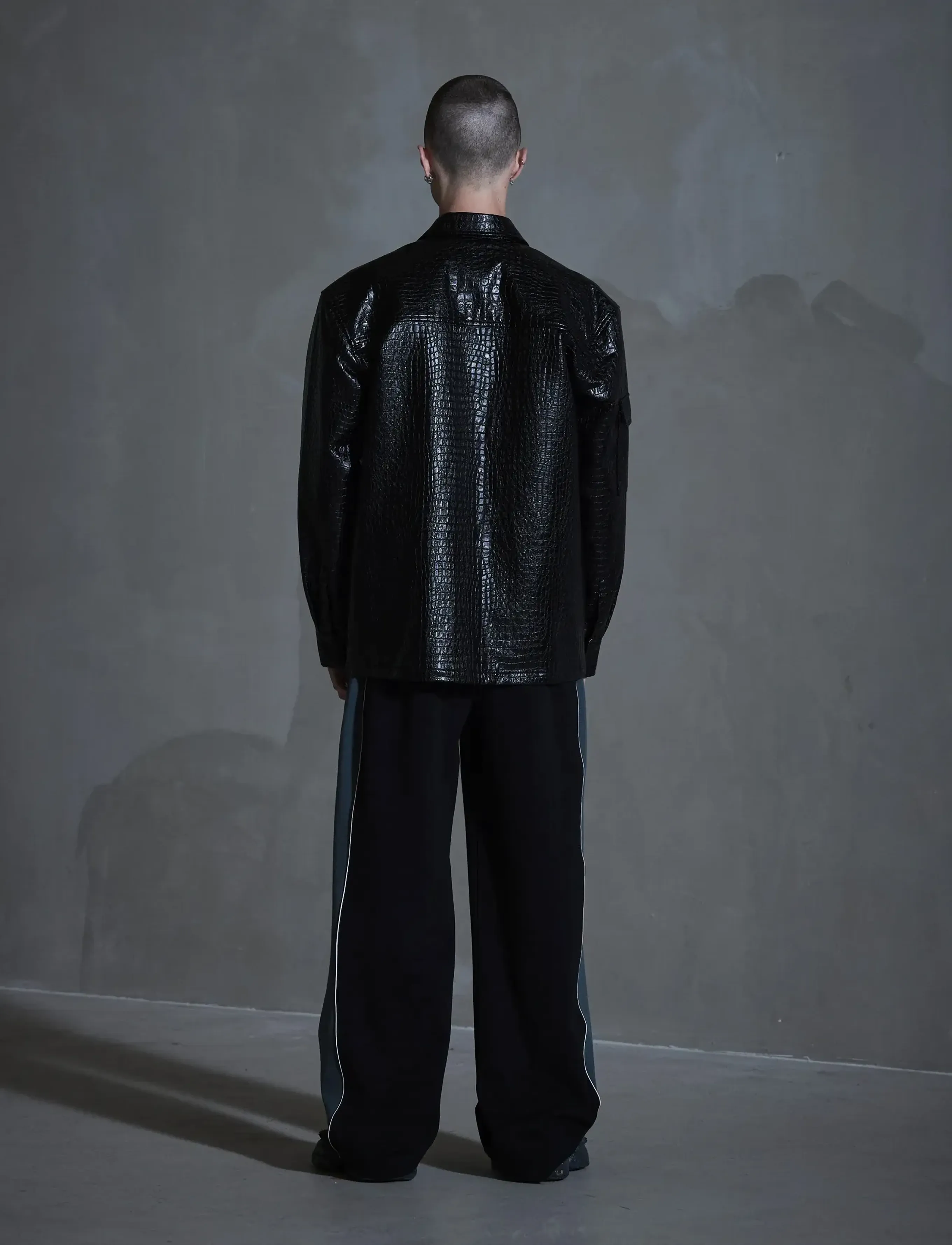 HAN Kjøbenhavn - Faux croc Overshirt - trench coats - black - 4