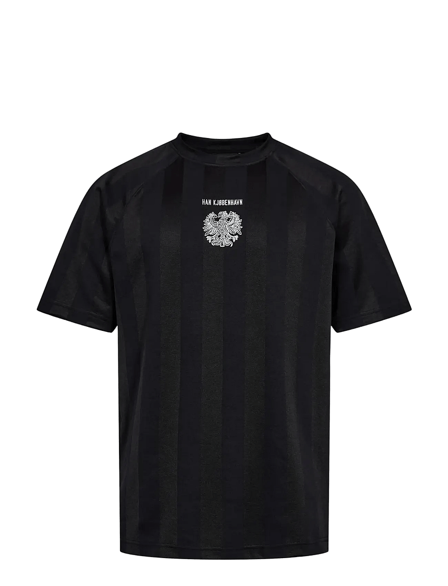 HAN Kjøbenhavn - Crest Football Tee - kortærmede t-shirts - black - 1