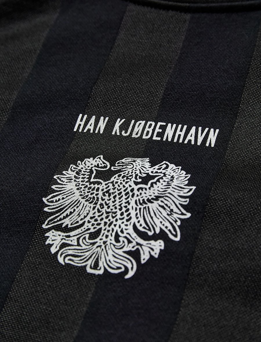 HAN Kjøbenhavn - Crest Football Tee - kortærmede t-shirts - black - 3
