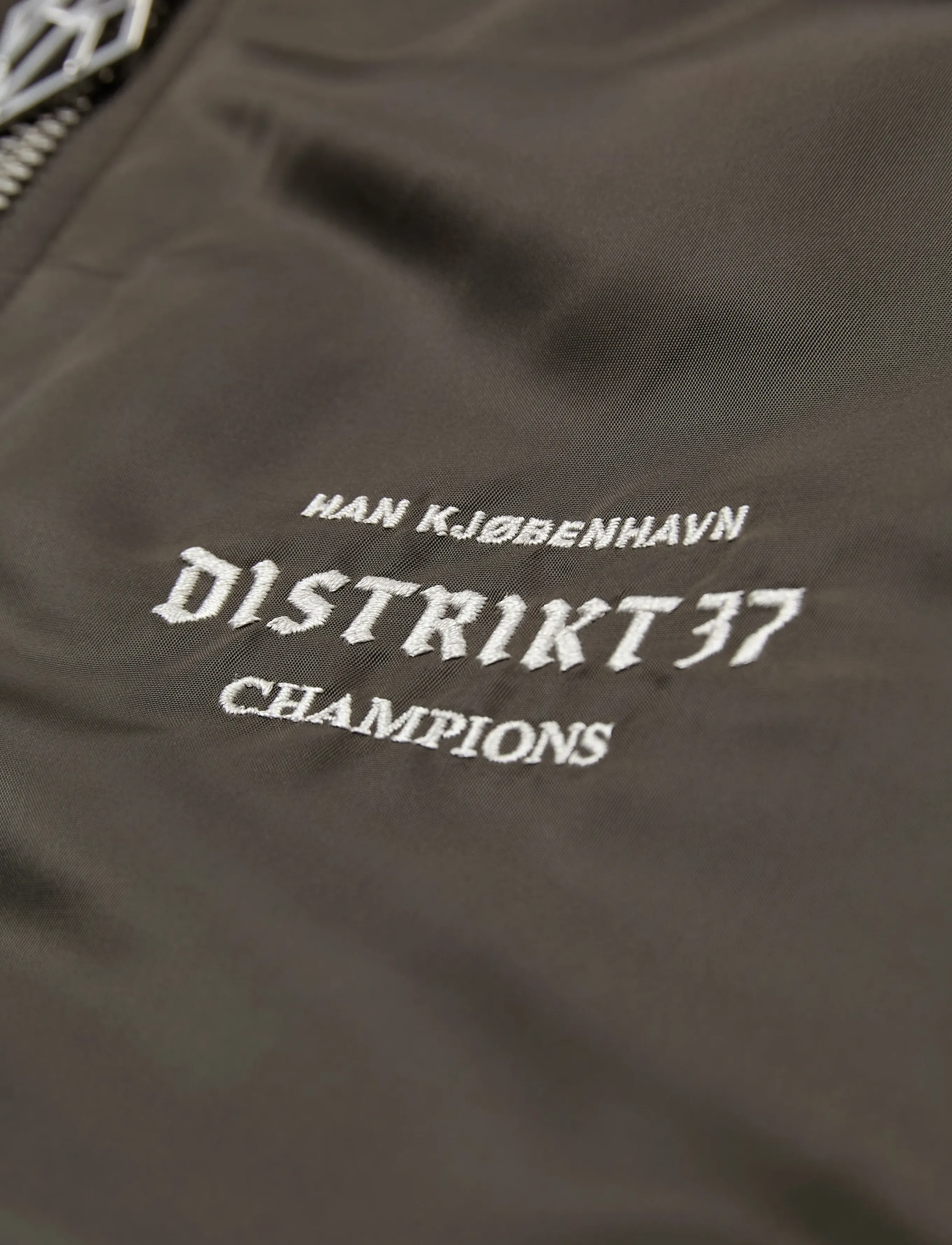 HAN Kjøbenhavn - Distrikt Bomber Jacket - forårsjakker - khaki green - 3